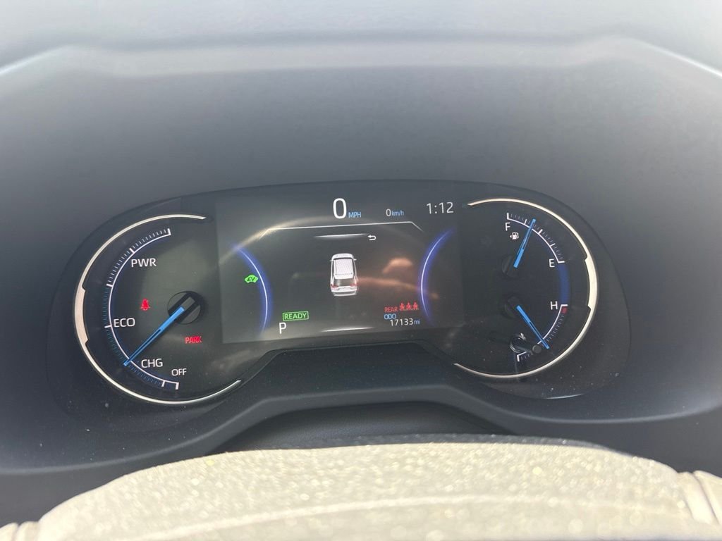 Used 2025 Silver Toyota LE image 10