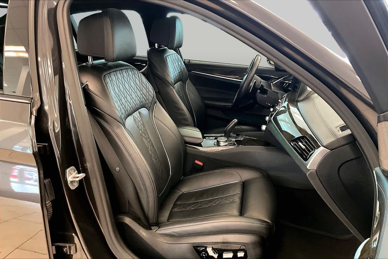 Used 2019 Dark Graphite Metallic BMW M550i xDrive image 8