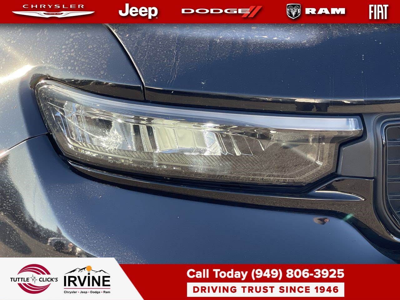 Used 2022 Diamond Black Crystal Pearlcoat Jeep Limited image 10