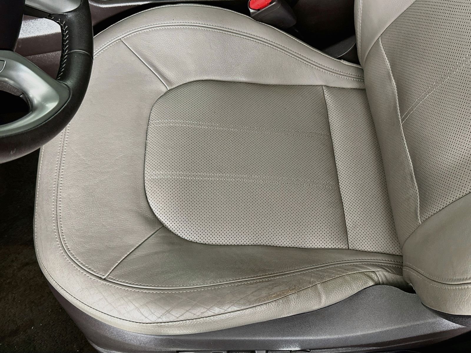 Used 2010 Ash Black Hyundai Limited image 20