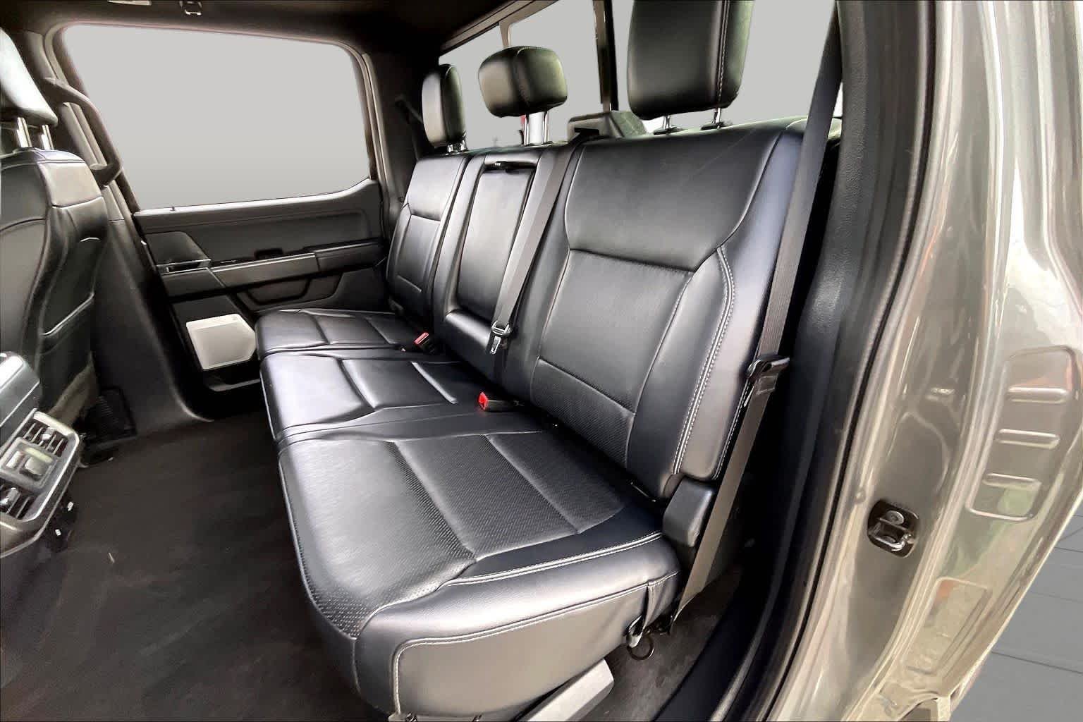 Used 2025 Carbonized Gray Metallic Ford LARIAT image 18