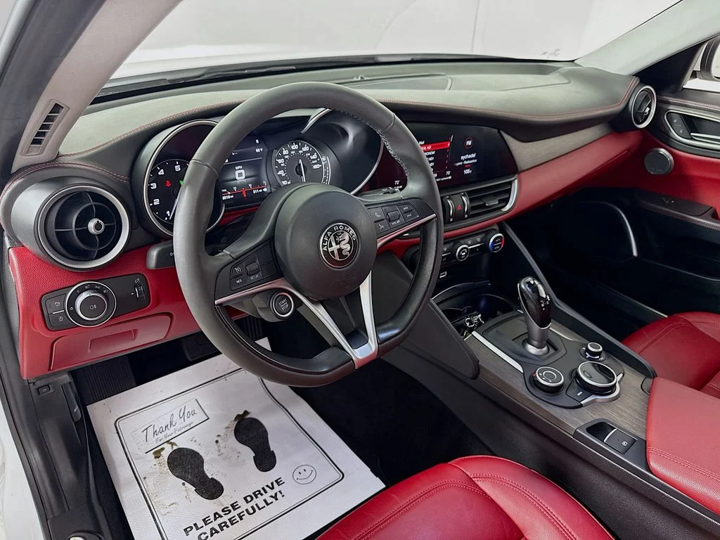 Used 2018 Alfa White Alfa Romeo Ti image 16