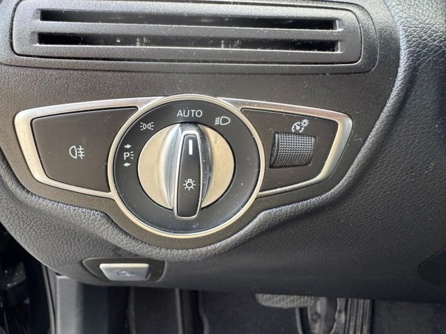 Used 2021 Black Mercedes-Benz GLC 300 image 13