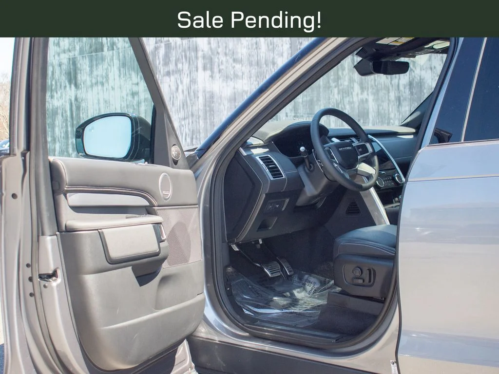 Used 2025 Gray Land Rover Dynamic SE image 11