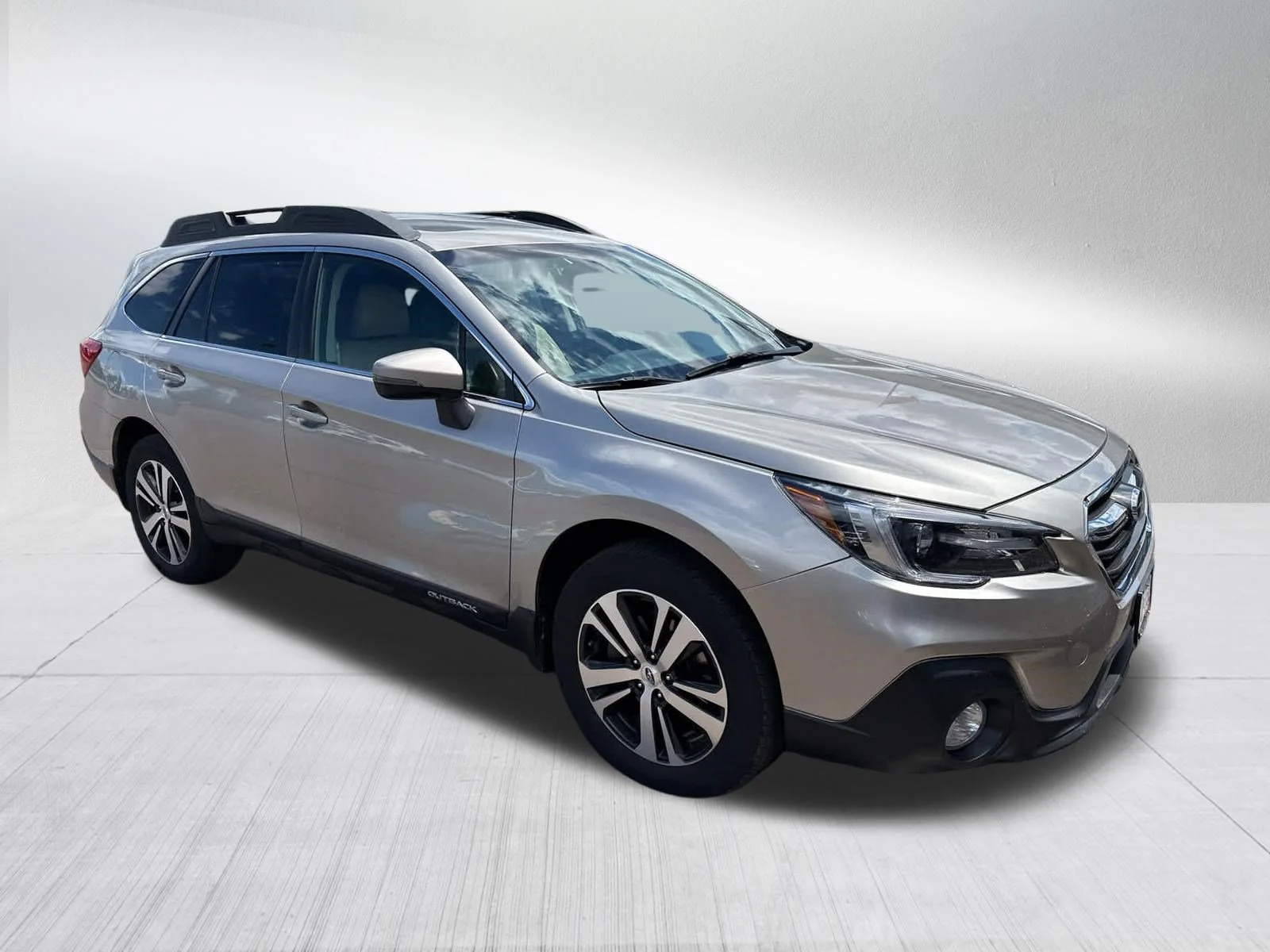Used 2018 Tungsten Metallic Subaru Limited image 9