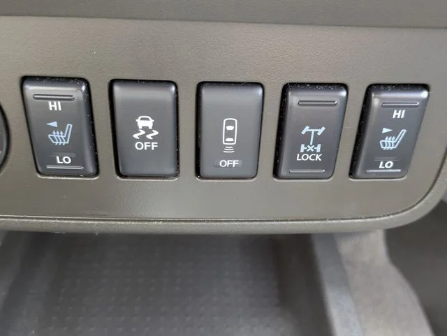 Certified Used 2018 Magnetic Black Nissan PRO-4X image 22