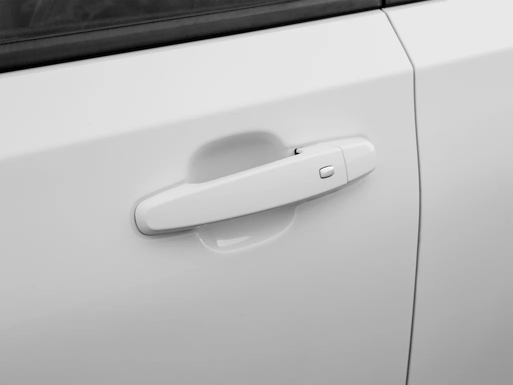 Used 2023 White GMC AT4 image 17
