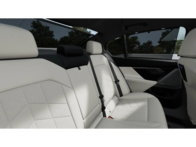 New 2027 Vegas Red Metallic BMW xDrive40 image 12