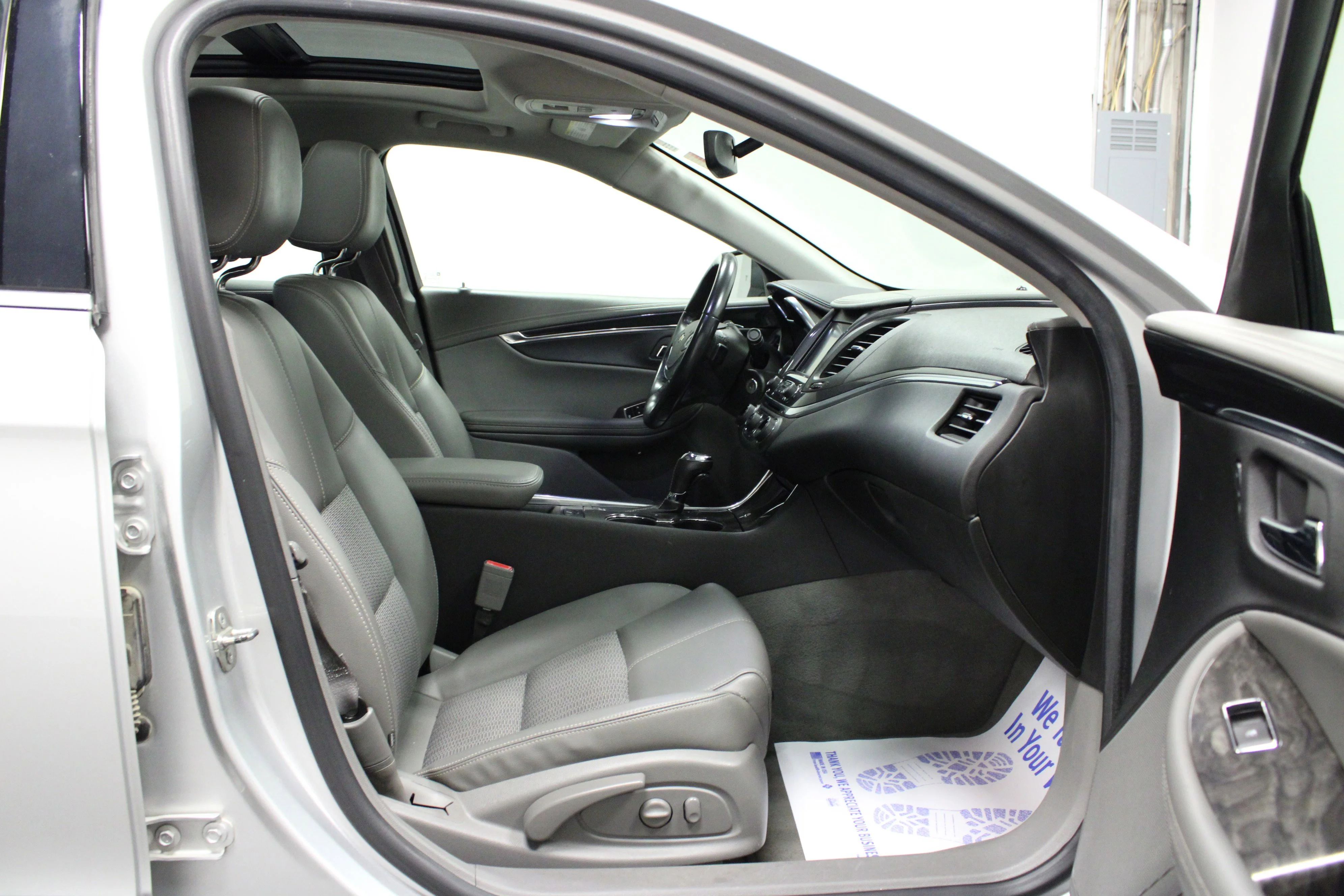 Used 2015 SILVER ICE METALLIC Chevrolet LT image 15