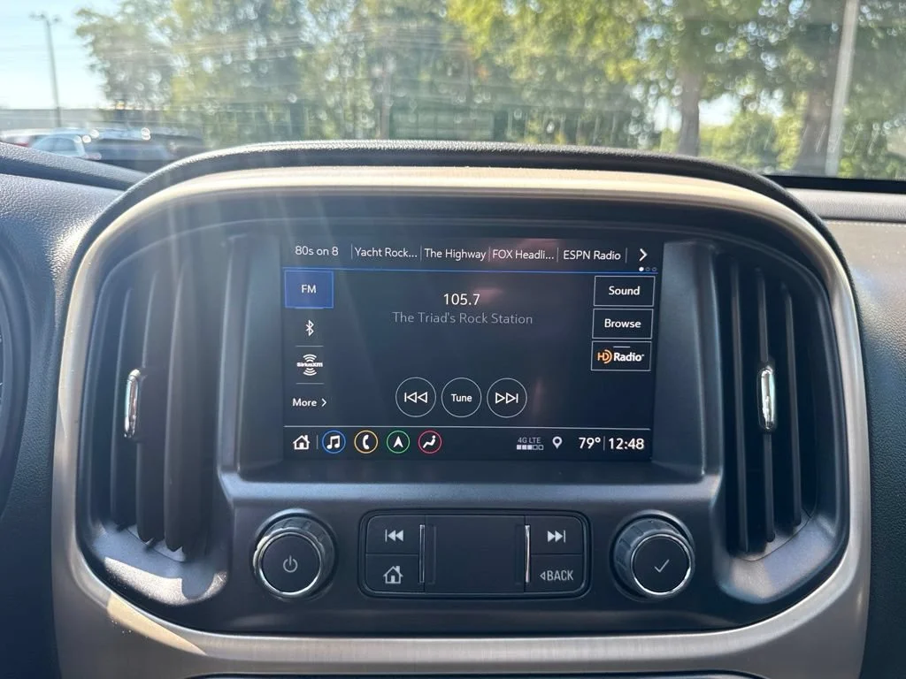 Used 2022 SUMMIT WHITE GMC 4WD Denali image 19