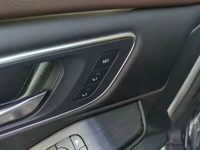 Used 2021 Silver Nissan Platinum image 20