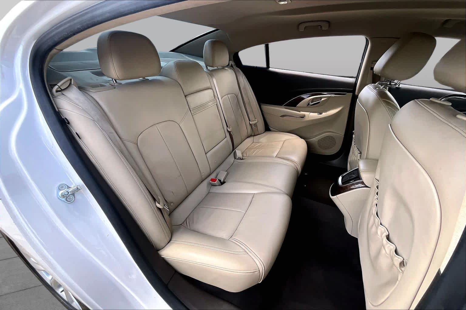Used 2015 White Frost Tricoat Buick Leather image 19
