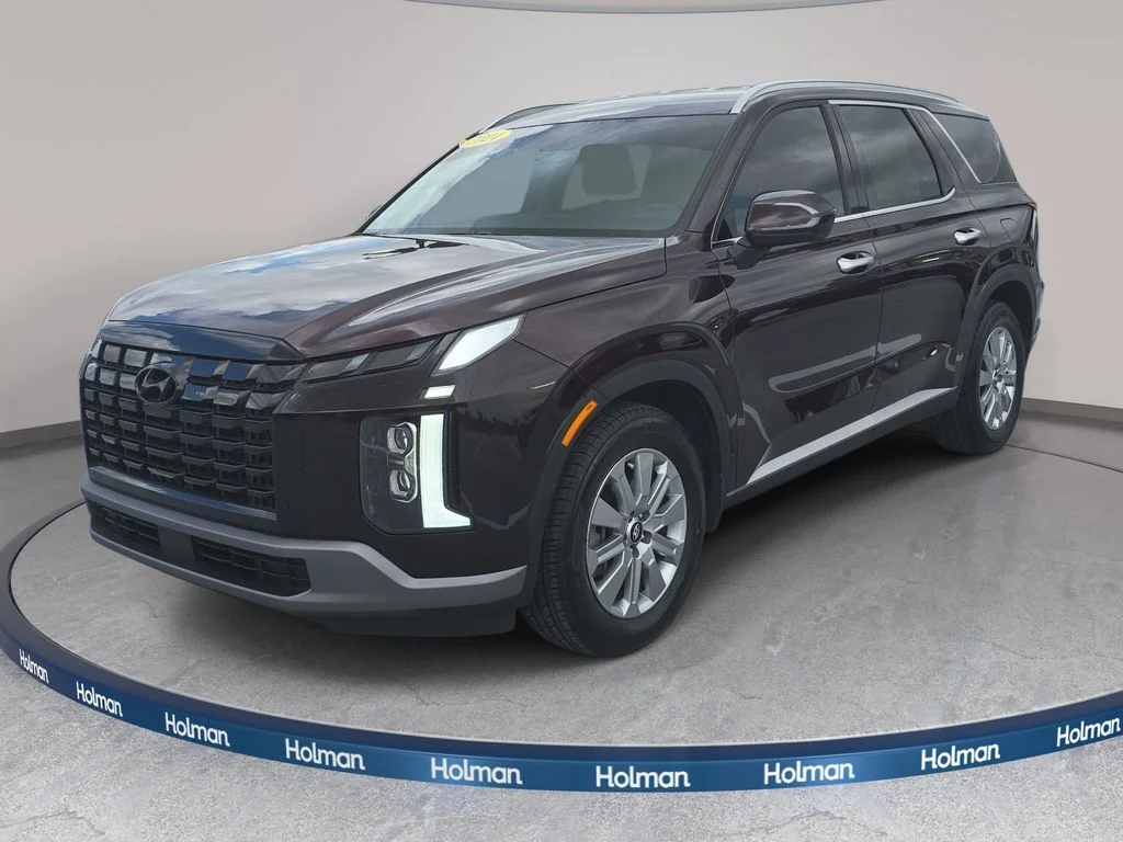 Used 2024 Red Hyundai SEL image 1