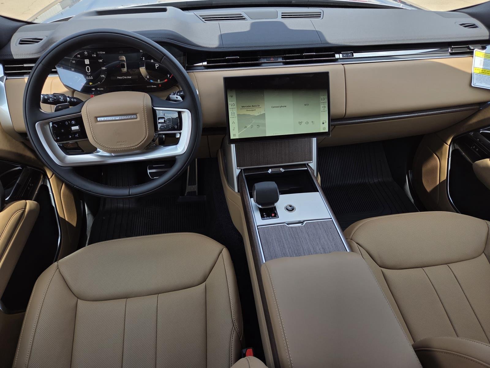 New 2026 Eiger Grey Land Rover SE image 15