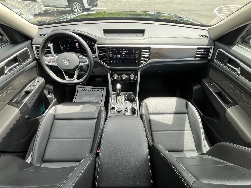Used 2023 Black Volkswagen 3.6L V6 SE w/Technology image 13