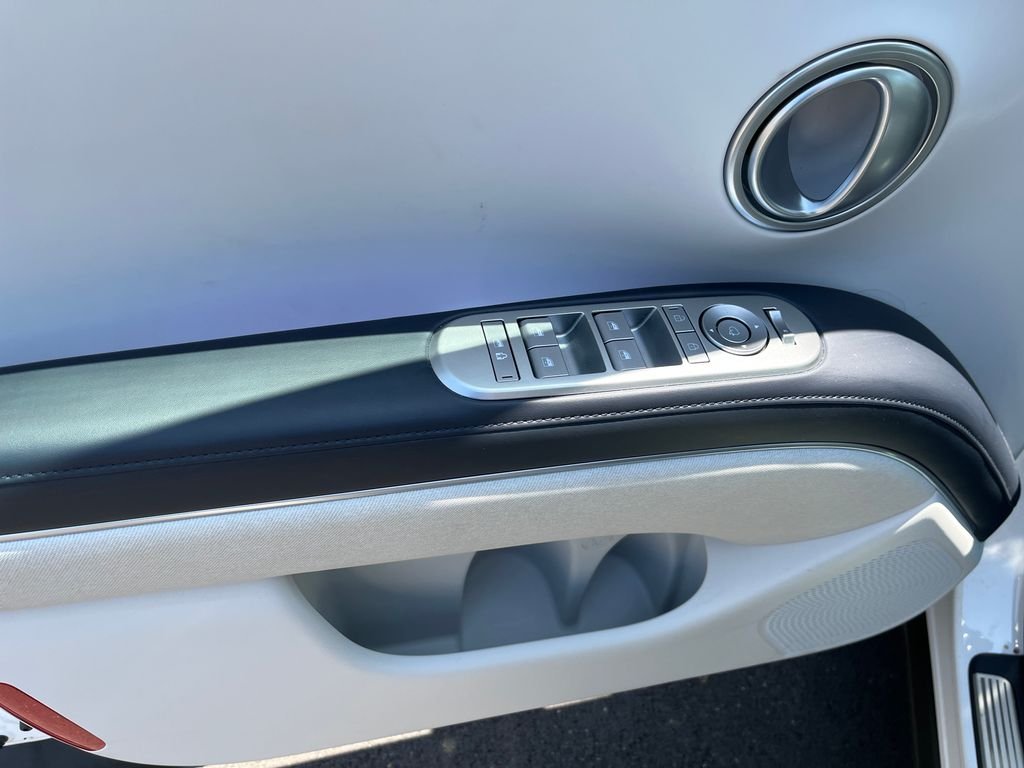Used 2026 White Hyundai Calligraphy image 10