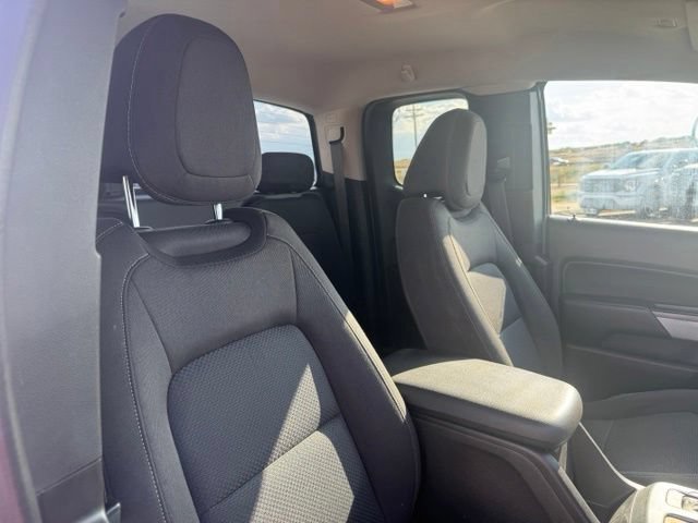 Used 2016 SILVER ICE METALLIC Chevrolet 4WD LT image 24