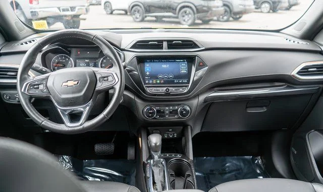 Used 2023 Yellow Chevrolet ACTIV image 16
