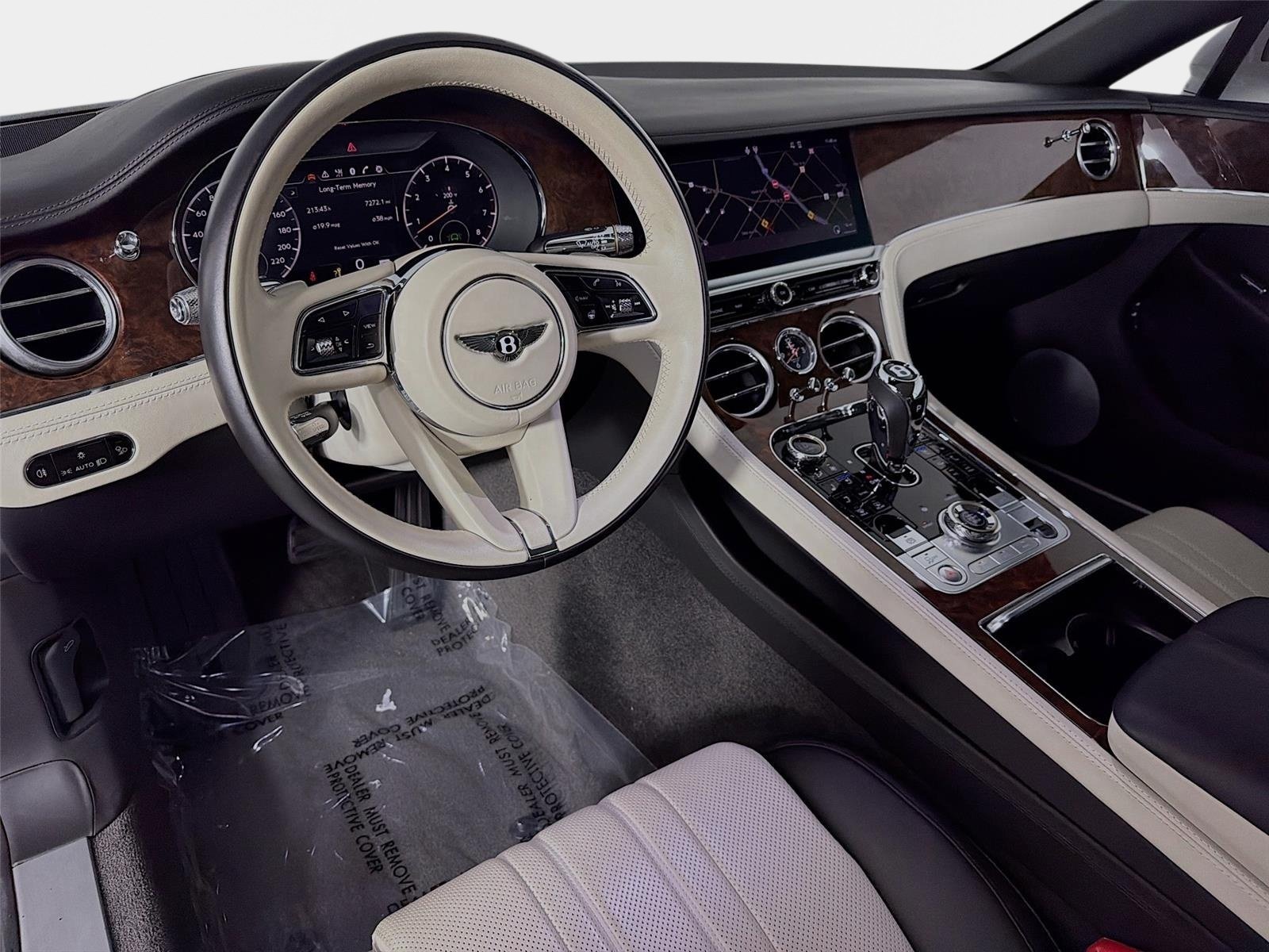 Used 2022 White Bentley V8 image 9