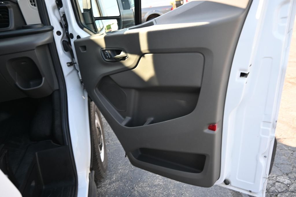 Used 2023 Oxford White Ford Base image 21