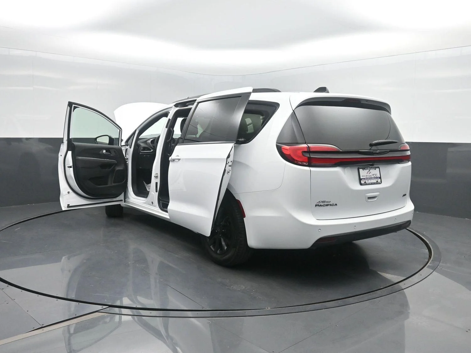 New 2026 Bright White Clear-Coat Exterior Paint Chrysler Select image 47