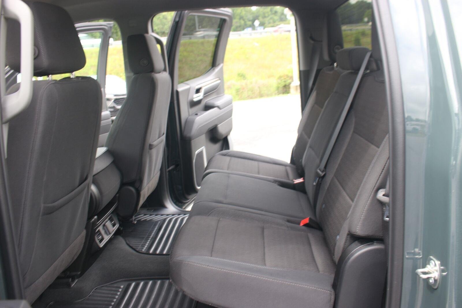 Used 2025 Cypress Gray Chevrolet LT image 33