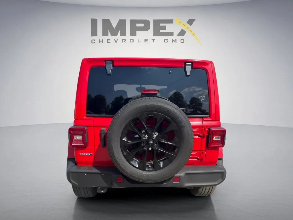 Used 2021 Red Jeep Unlimited Sahara image 3