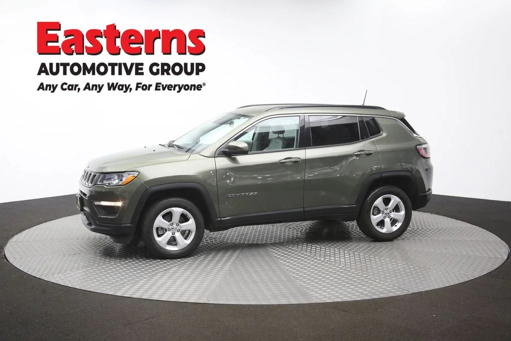 Used 2021 Green Jeep Latitude image 59