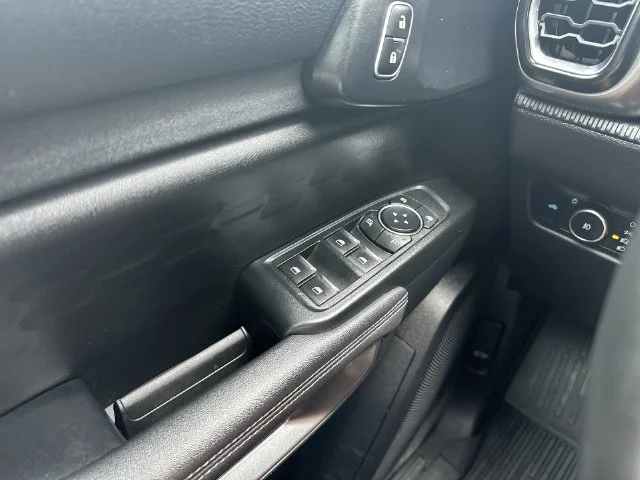 Used 2024 Green Ford XLT image 14