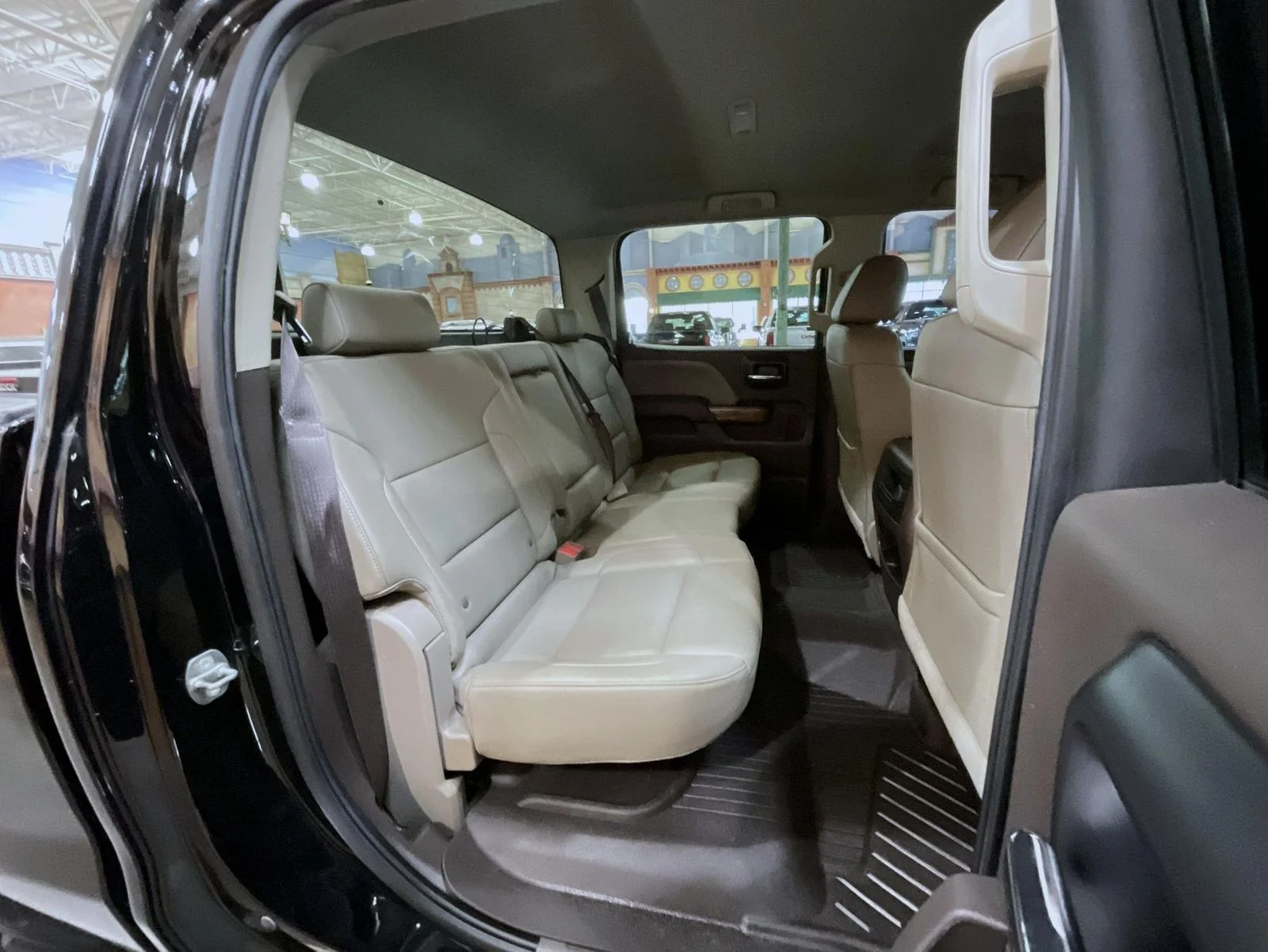 Used 2018 Black GMC SLT image 18