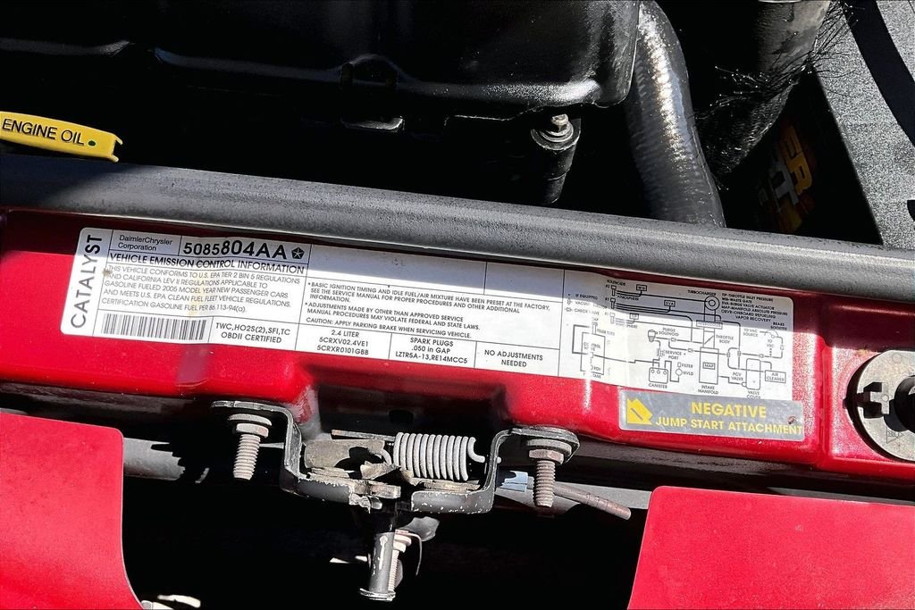Used 2005 Red Chrysler Touring image 34