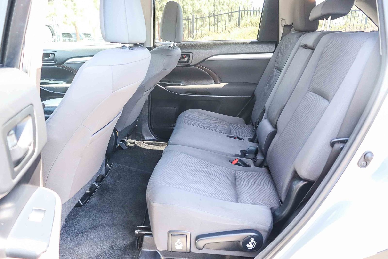 Used 2017 Celestial Silver Metallic Toyota LE image 21