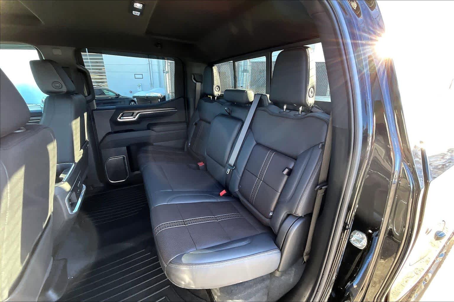 2025 Chevrolet Silverado 1500 High Country - Photo 54