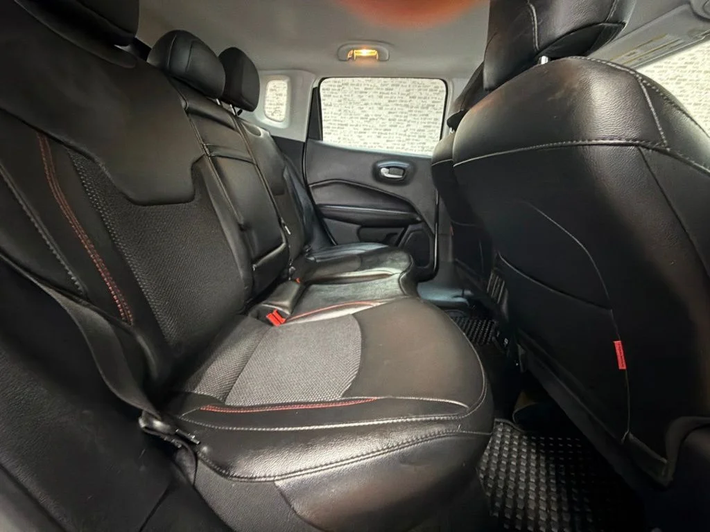Used 2019 White Clearcoat Jeep Trailhawk image 13