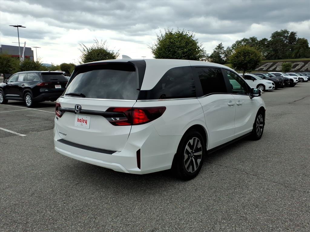 Used 2026 White Honda EX-L image 4