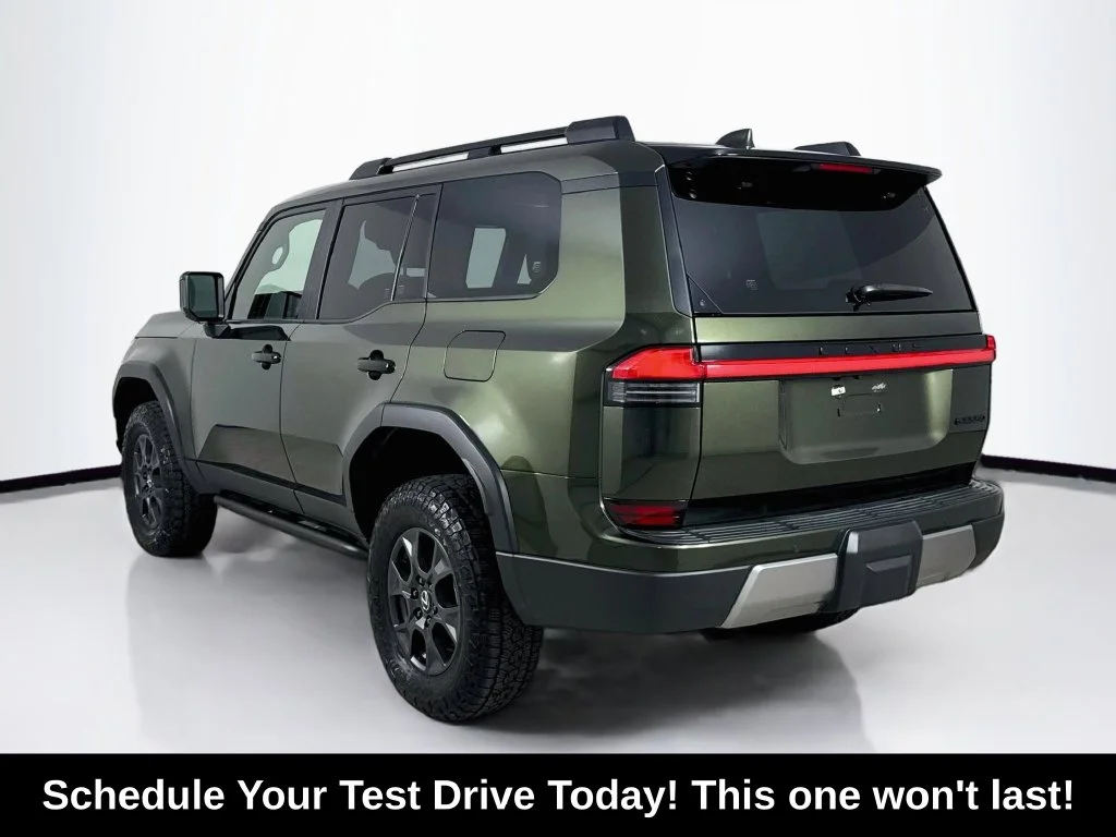 Used 2025 Green Pearl Lexus 550 Overtrail image 6