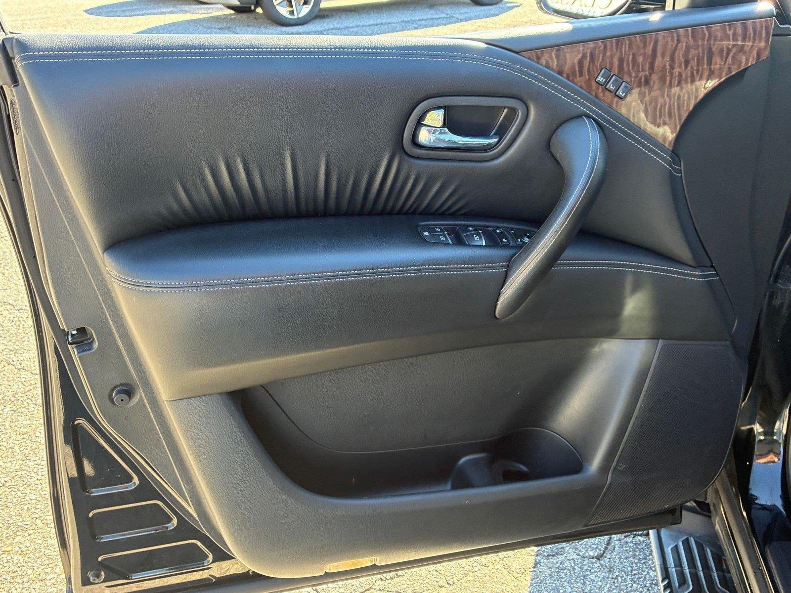 Used 2020 Super Black Nissan SL image 11