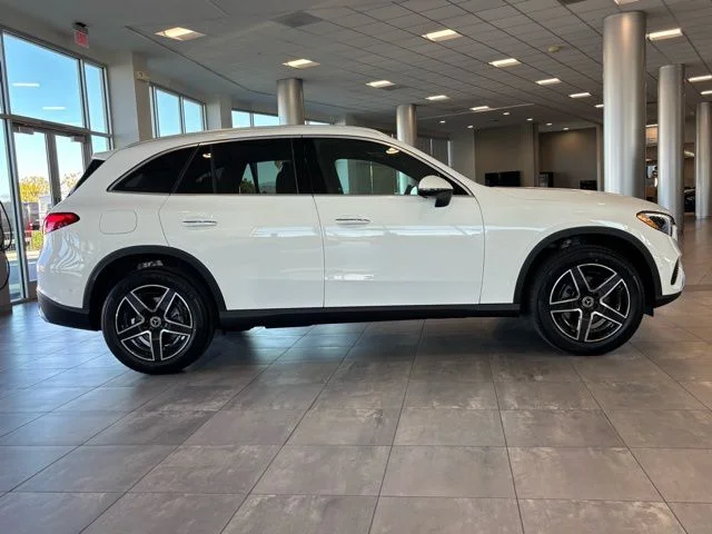 New 2026 White Mercedes-Benz GLC 300 image 2