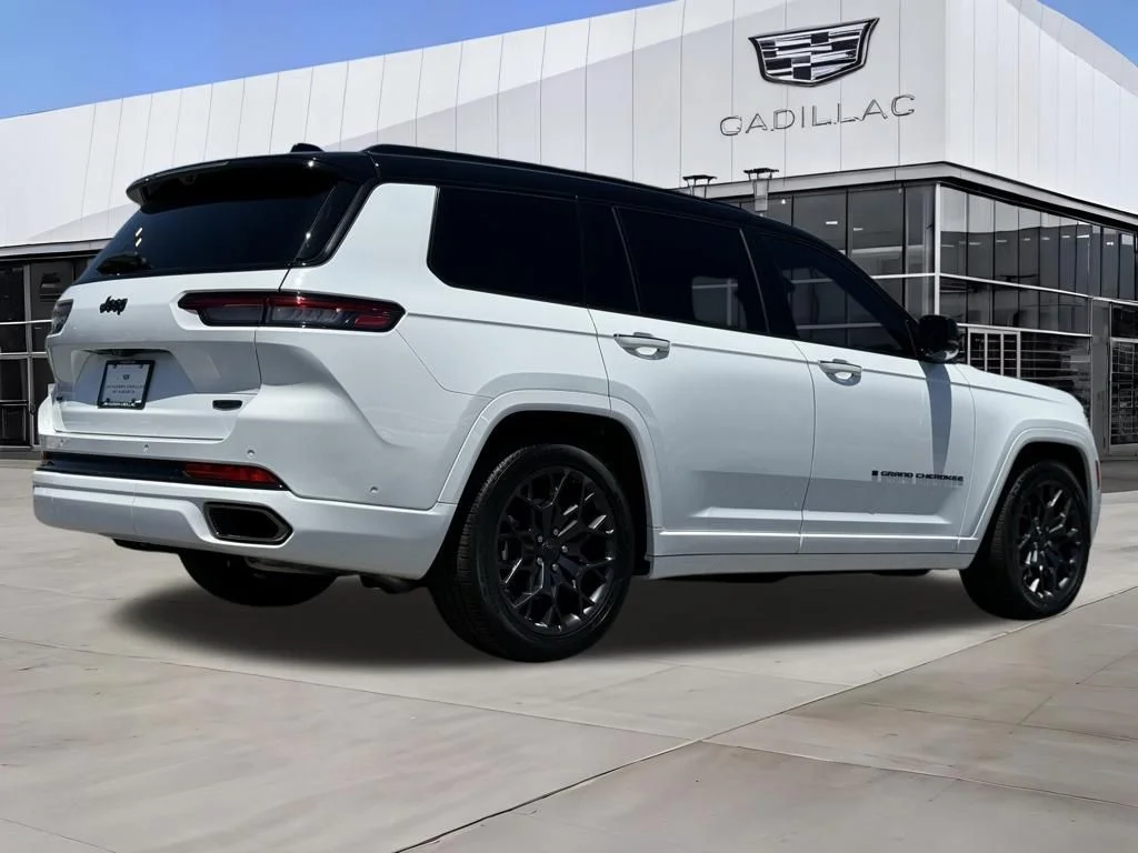 Used 2025 White Jeep Summit image 7
