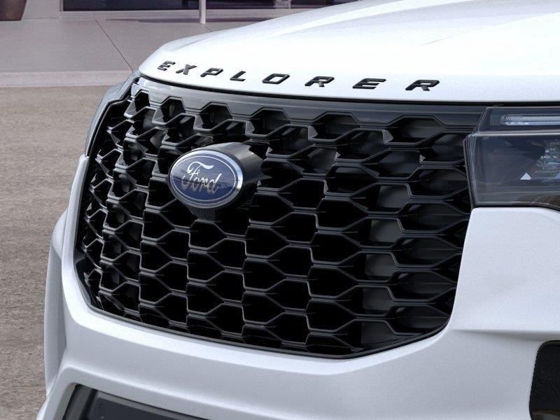 New 2026 Star White Metallic Tri-Coat Ford ST-Line image 16