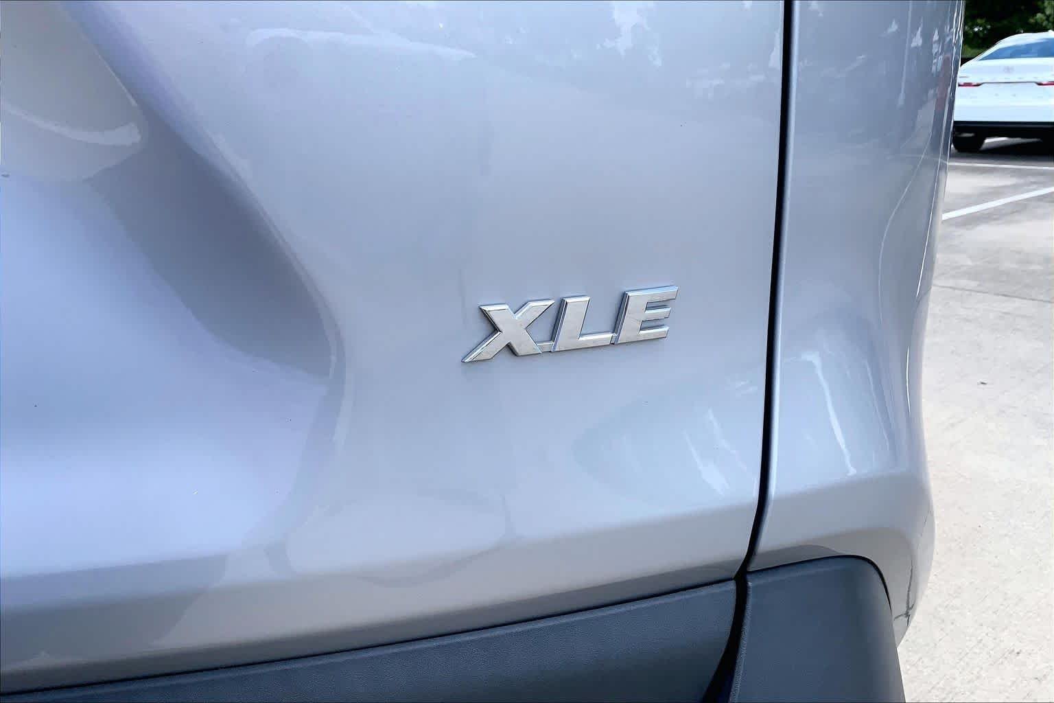 Used 2024 Silver Sky Metallic Toyota XLE image 10