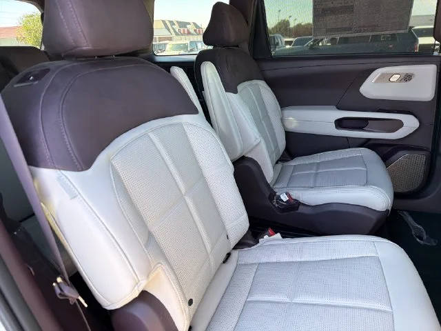 New 2027 Ivory Silver Kia SX-PRESTIGE image 22