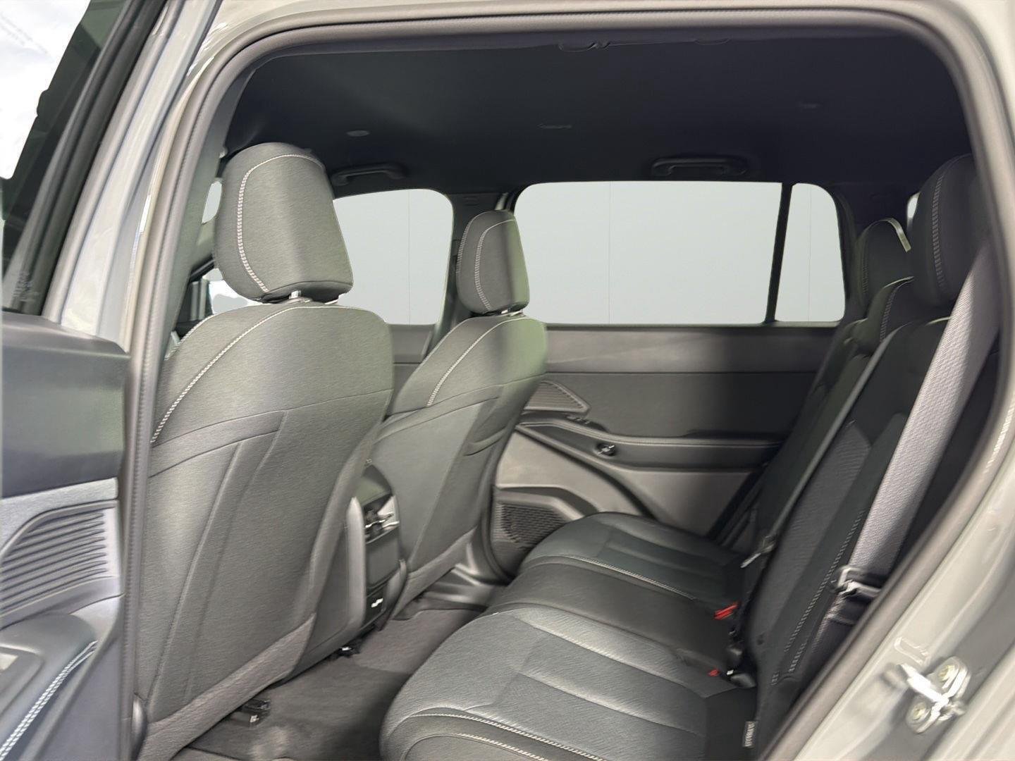 New 2026 Sting-Gray Clear-Coat Exterior Paint Jeep Laredo image 9