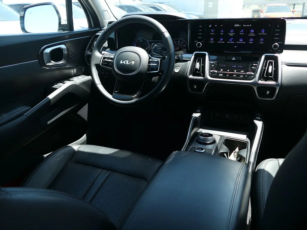 Used 2023 White Kia EX image 26