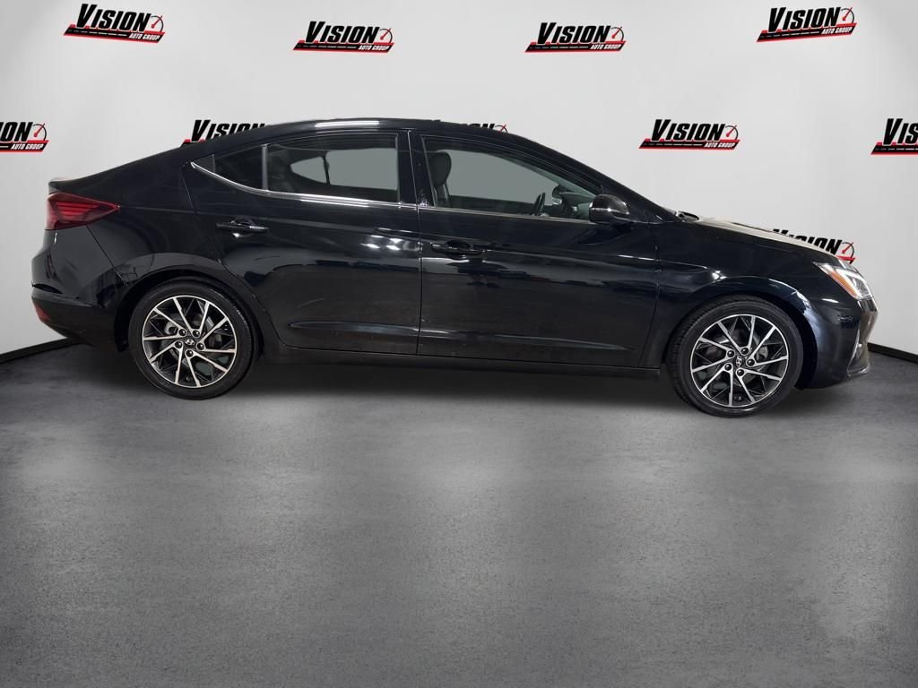 Used 2019 Black Hyundai Limited image 4