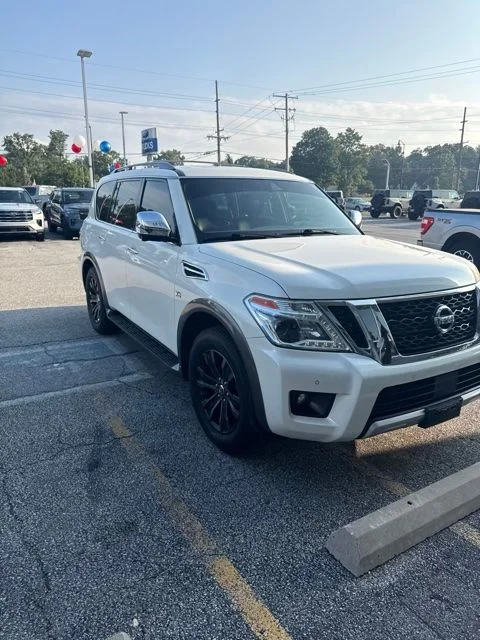Used 2018 White Nissan Platinum image 4