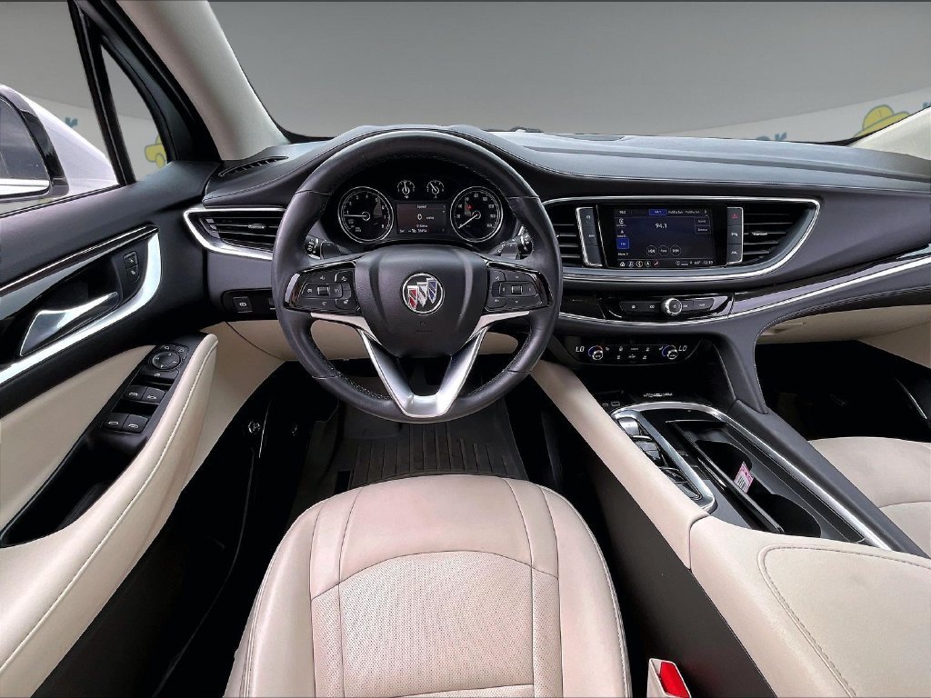 Used 2023 Summit White Buick Essence image 17