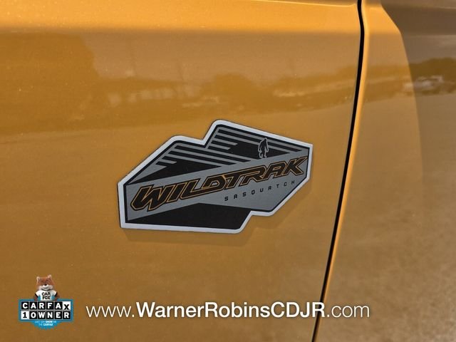 Used 2022 Orange Metallic Ford Wildtrak image 17
