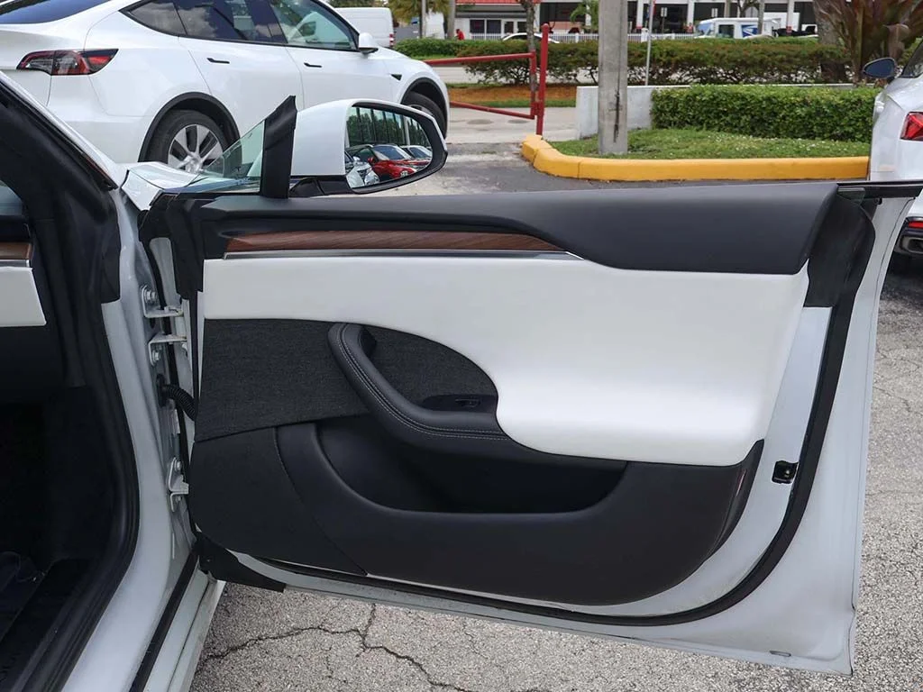 Used 2023 White Tesla Standard Range image 27