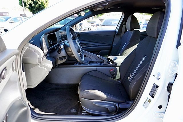 Used 2026 White Hyundai SEL Sport image 12